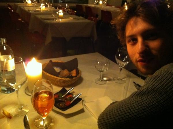 philippekratz's tweet photo. @FrancescoNappa Ma certo!! Ora stiamo mangiando il pesce col sugo all'uvetta a prezzi stratosferici a #Berlino... :) http://t.co/JlIIKgeE