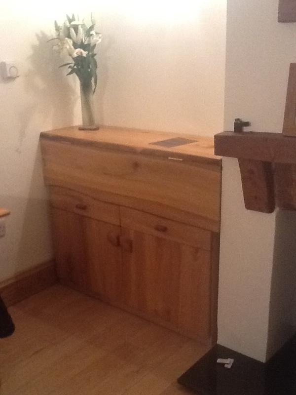 BenedictsCrafts's tweet photo. The lovely elm alcove unit finished, wife is happy! #design #cabinetmaking #handmade #solidwood #bespoke #original http://t.co/oD9Z2Vks