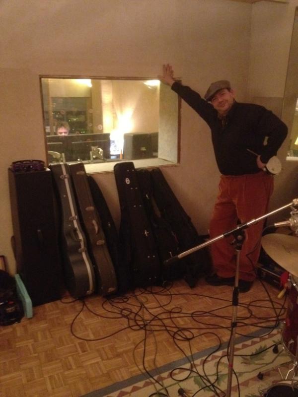 ERICTOULIS's tweet photo. Toulis CLAPTON en studio !! ;0)) http://t.co/wcXuv00m