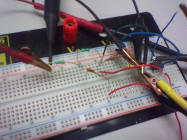 XN1cbn1X's tweet image. #engineeringwin didn&apos;t fry my op_amp #engineering
