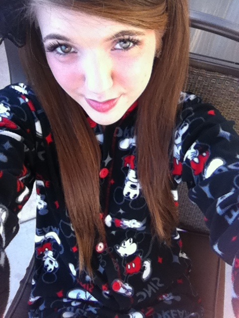 Like my outfit? See u on cam 😜 http://t.co/9NMAeNF0<a href="/tag/hustler"class="tags"><span>#hustler</span></a>