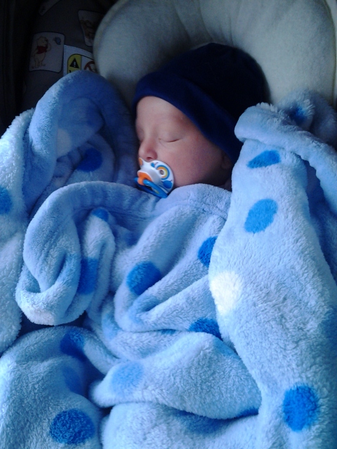 ItsMera's tweet photo. My baby boy.  He's my whole worldd (: http://t.co/Oq9MEoGw