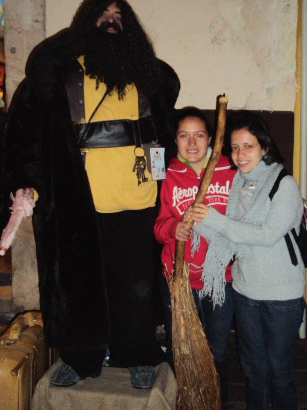 La Wera y yo con Hagrid!! :)