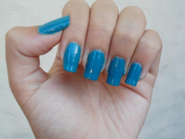 elbultodejustin's tweet image. todas se pintan las uñas con la bandera de inglaterra y yo me las pinto de verde agua, #ORIGINALL