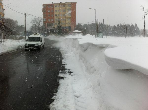 MC (@akmeram) on Twitter photo İstanbula birazcik kar yagdı:) @ibbbeyazmasa <a href="/istanbulbld/">İstanbul Büyükşehir Belediyesi</a> <a href="/BunyaminSurmeli/">Havayı Koklayan Adam</a> <a href="/4444154/">İBB Ulaşım Yönetim Merkezi</a> <a href="/Ozge_Uzun/">Özge Uzun</a> <a href="/istanbul/">-</a> İstanbula birazcik kar yagdı:) @ibbbeyazmasa <a href="/istanbulbld/">İstanbul Büyükşehir Belediyesi</a> <a href="/BunyaminSurmeli/">Havayı Koklayan Adam</a> <a href="/4444154/">İBB Ulaşım Yönetim Merkezi</a> <a href="/Ozge_Uzun/">Özge Uzun</a> <a href="/istanbul/">-</a>