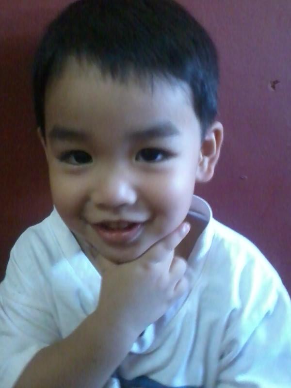 janinesy1's tweet photo. cute ni carlos :) http://t.co/DGao4GLT