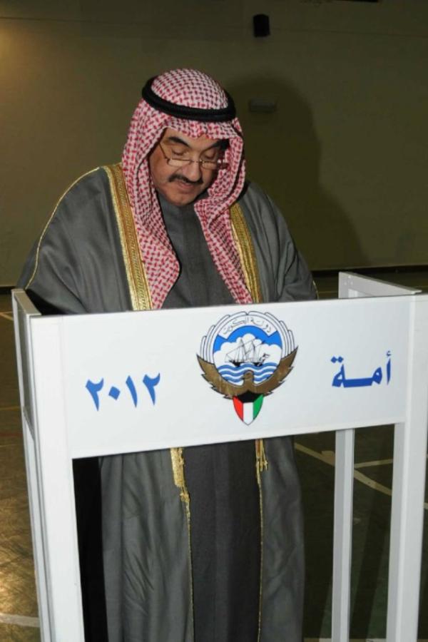 kuwaitnanews's tweet photo. صورة وتعليق :
الشيخ ناصر المحمد يدلي بصوته
في الدائرة الثانية .
#Q8 #kuwait #omh_2012
. http://t.co/l7dTJYxR