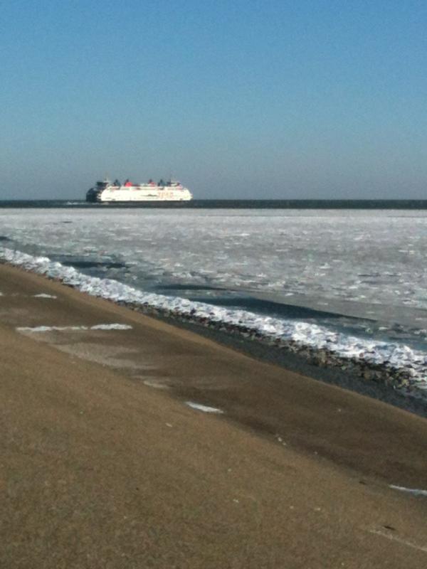 buitenmens's tweet image. Wel cool gezicht zo met dat ijs! #wagemaker #proefvaart