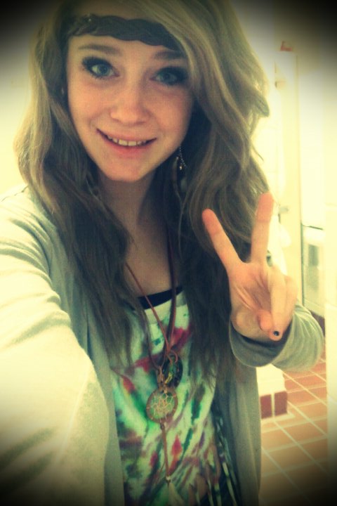sailorrpoon's tweet image. Decade day. #hippiebitch