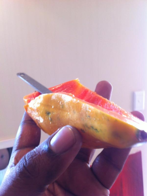 mzokoloko's tweet photo. Only this for breakfast paw paw! And I feel full #SHAPEUPchallenge ! http://t.co/YpgEqw33