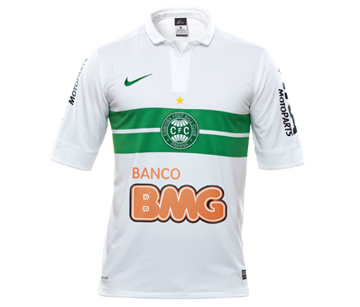 nikemediabrasil's tweet photo. Quem apresentou a nova camisa do Coxa foi o Rafinha. Veja os detalhes http://t.co/tOrNgDmV