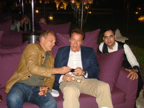 The_BlueBar's tweet photo. After a long day, #Arnold relaxing at the Blue Bar.  http://t.co/bUmqfnaR http://t.co/0NLk6Dkp