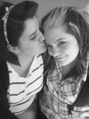 Mariotta94's tweet photo. @AleMissHooligan  Quanto bene che ti voglio cucciola <3 http://t.co/TZLIITxC