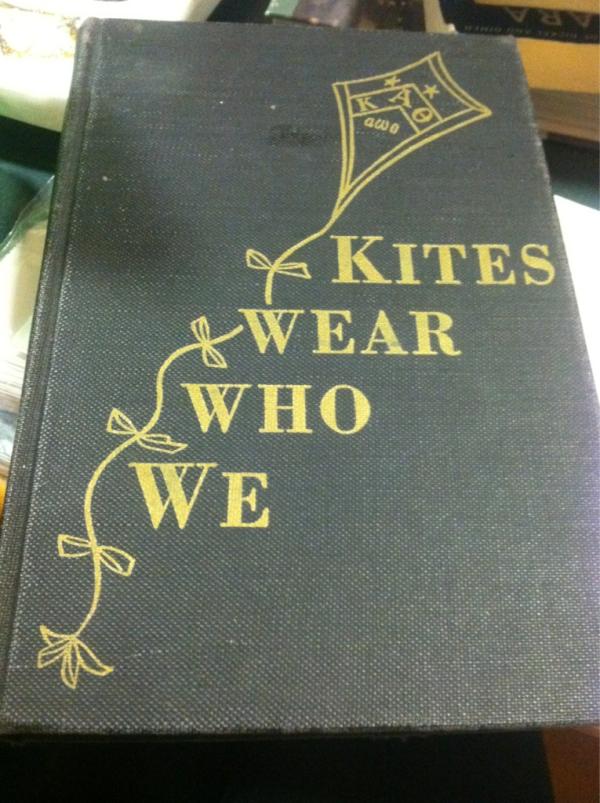 MickeyMLee's tweet image. Staying in on a Saturday night to read Theta history #studysession @LoriYama  @ashleychen414 @angeliinee