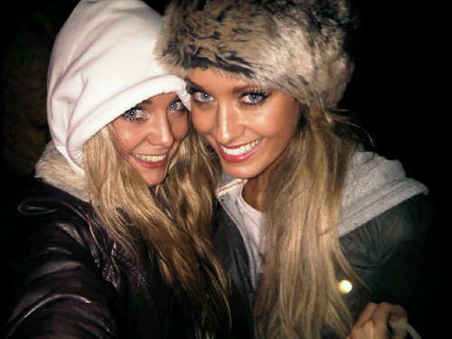 lauran_thomas's tweet photo. We're cute. @LindziBabi http://t.co/nSlCrCX8