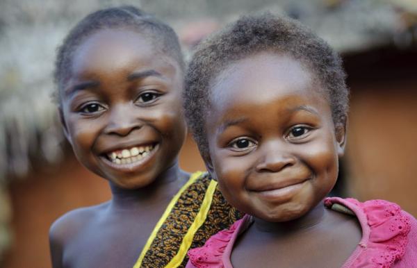 WorldVisionAus's tweet photo. Photo of the week: A truly heartwarming picture from one of our fave photographers, Jon Warren in DRC. http://t.co/b5Xipdnh