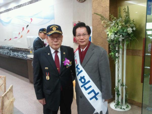 국가유공자총회에서 최종학 회장님과 한컷!
이분들 덕분에 지금의 대한민국이 있다고 생각합니다 :)