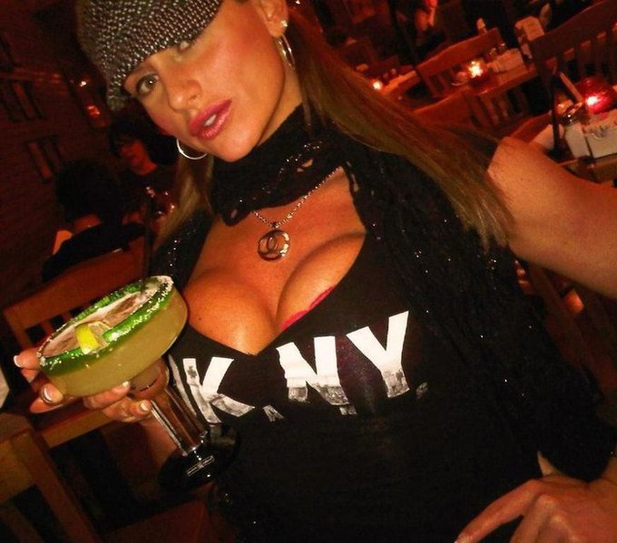 NYC "Manhattan" Bound, Meeting my GF Scarlett Divne there tonight. http://t.co/c3g1kn5o<a href="/tag/fitnessmodel"class="tags"><span>#fitnessmodel</span></a><a href="/tag/follow"class="tags"><span>#follow</span></a><a href="/tag/lifestyle"class="tags"><span>#lifestyle</span></a><a href="/tag/covergirl"class="tags"><span>#covergirl</span></a><a href="/tag/instagram"class="tags"><span>#instagram</span></a>