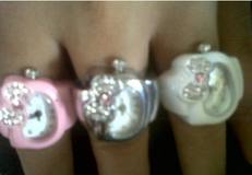 WendAddict_BKT's tweet photo. nih aku punya cincin 3, 1 buat aku, 1 buat ce @WendaChiBi , dan 1 lgi buat ce @Angel_ChiBi :) http://t.co/NPeyrbB9