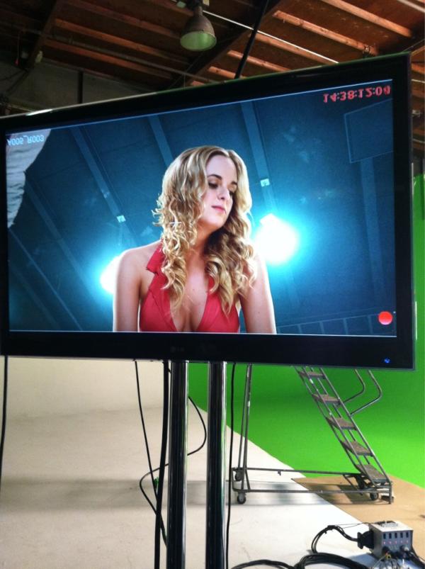 MakeUpStorm's tweet photo. @jenamsims Gorgeous! Looks like and angel http://t.co/UvL6c0uS
