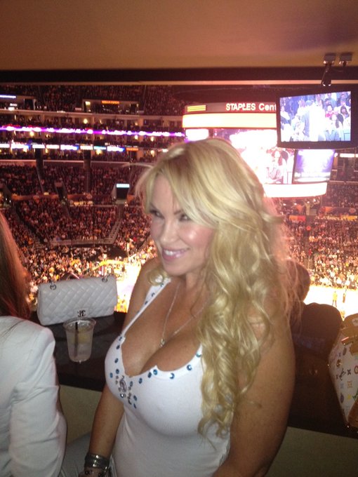 Go @lakers and Thank you Jerry Buss http://t.co/EvkLQxT0<a class="tags" target="_blank" title="On Twitter" href="/?out=eyJ0eXAiOiJKV1QiLCJhbGciOiJIUzUxMiJ9.eyJpYXQiOjE3MjM1MDQ4MTksImlzcyI6InR3cG9ybnN0YXJzLmNvbSIsIm5iZiI6MTcyMzUwNDgxOSwiZXhwIjoxNzU1MDQwODE5LCJyZWRpcmVjdF91cmwiOiJodHRwczovL3R3aXR0ZXIuY29tL2xha2VycyJ9.ddVg_AFiH8q9jGDDMb-GikJiRsMRwaNCbNdqFW1vypGBjh0ToviboDilvVFuxPjcUVI9bzLWSjn0as3wsjHLqA">@lakers</a><a href="/tag/reneebaio"class="tags"><span>#reneebaio</span></a>