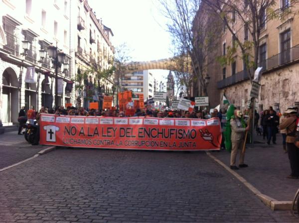 jajimelo's tweet image. Manifestación de funcionarios de la Junta de #Andalucía contra la "ley del enchufismo". Toda la comunidad #And2012