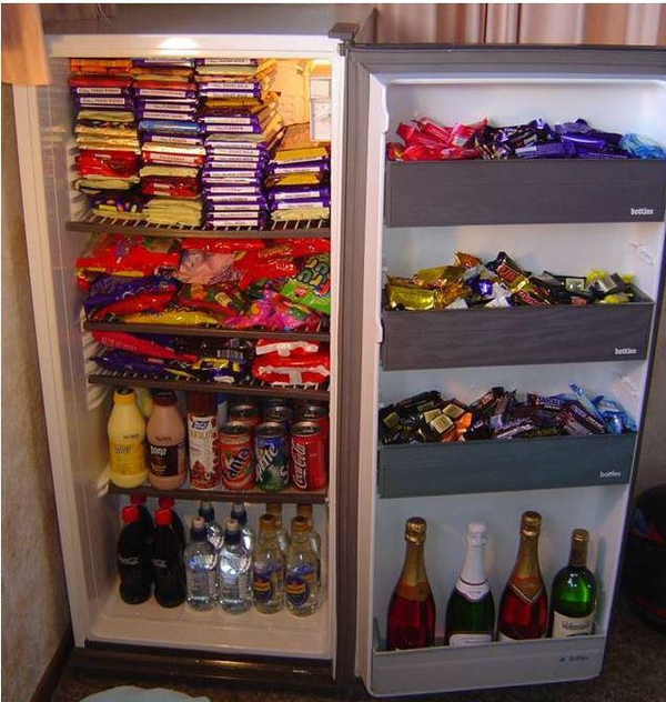 xReigen's tweet photo. @Benoitdx9 Votre frigo n'est pas aussi bien rempli que le mien !  :') http://t.co/dFHD6Yta