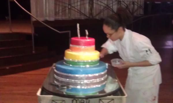 G6Events's tweet image. Check out our blinged out #rainbow cake! #happybirthday #yummy! On the inside its also rwainbow colors! #pretty ;-)