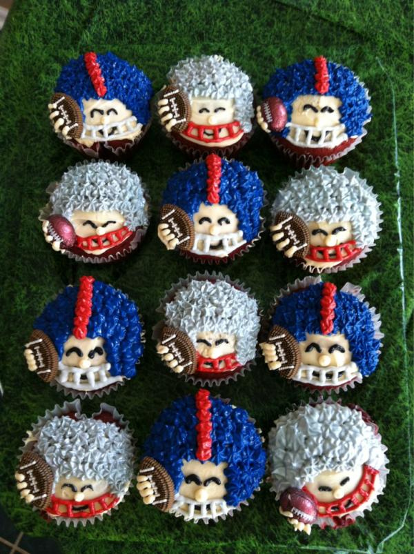 dmacruns's tweet image. Super Bowl fun!!