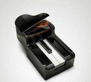 mbinswanger's tweet photo. Das Piano von David Guetta. http://t.co/2vA6vZKm