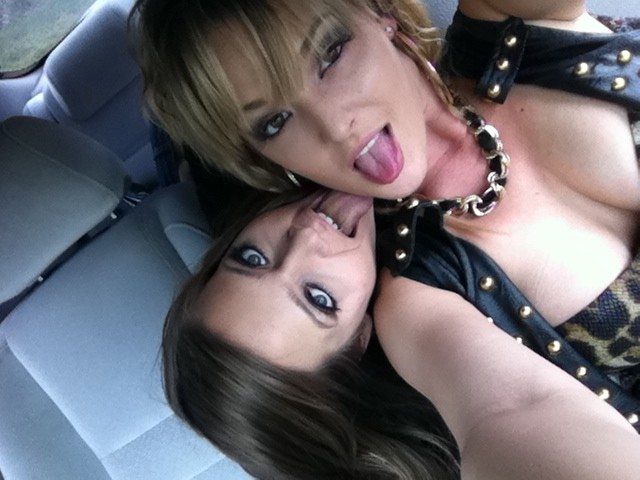 Tristyn Kennedy’s pics and videos