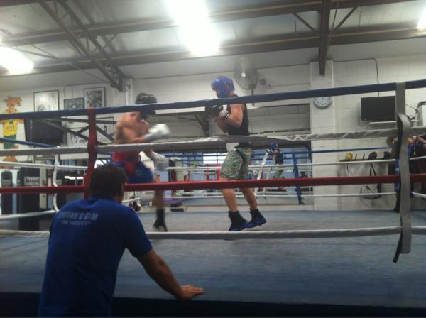 phillutton's tweet photo. Just been @fortitudeboxing watching Jarrod Fletcher train for his Oz middleweight title fight. Looks in terrific shape http://t.co/NvFWPMWt