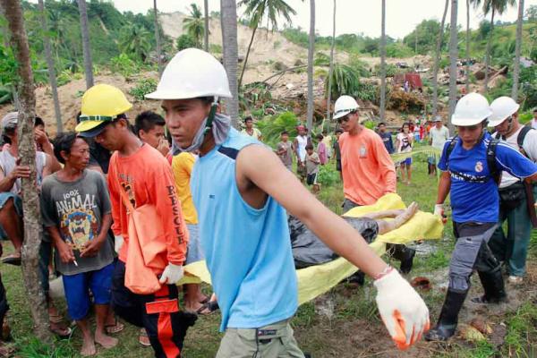 필리핀 남부지역 민다나오근처 비사이아스지역에 발생한 지진으로 인해 피해가 속출하고 있다.