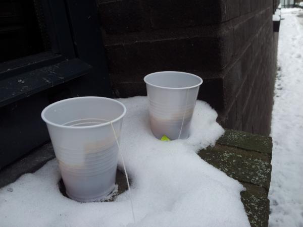 Rrscheper's tweet photo. 2x ice tea wacht op eigenaar @Omroep flevoland! #drukke tijden http://t.co/RnJ1EZ4h