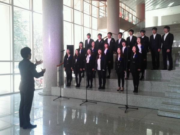 onepnu's tweet photo. 1968년창단된 부산대동아리합창단입니다. 슈퍼스타K 에도 출연한 멋진동아리입니다. http://t.co/XKKOUjJk