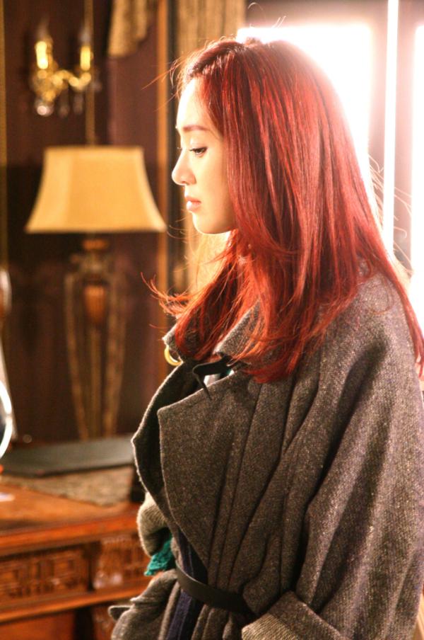 yoana_loves's tweet photo. 킥킥킥 아싸아~ RT @solid486: RT @CHANOLEE: 오늘 샐러리맨 초한지 촬영장에서 자체발광 초미녀 정려원씨..  이런게 진짜 아우라.. @yoana81 http://t.co/zjM5qGLJ