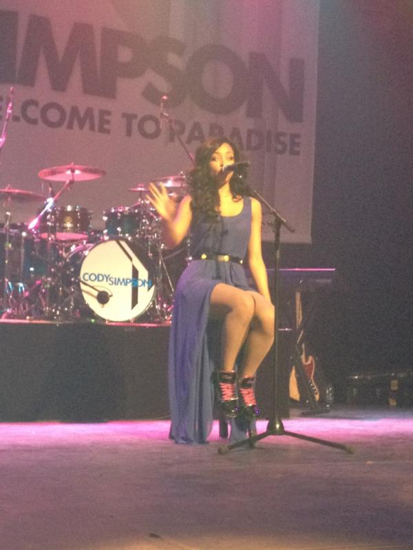sammyhelt's tweet photo. @jessicajarrell you singing Natasha bedingfield last night was AMAZING!!! You have an unreal voice<3 http://t.co/jtNvfYby