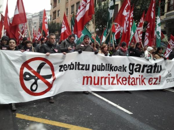 LABsimply's tweet image. Hoy nos hemos manifestado en contra de los recortes en el sector publico. Murrizketarik ez