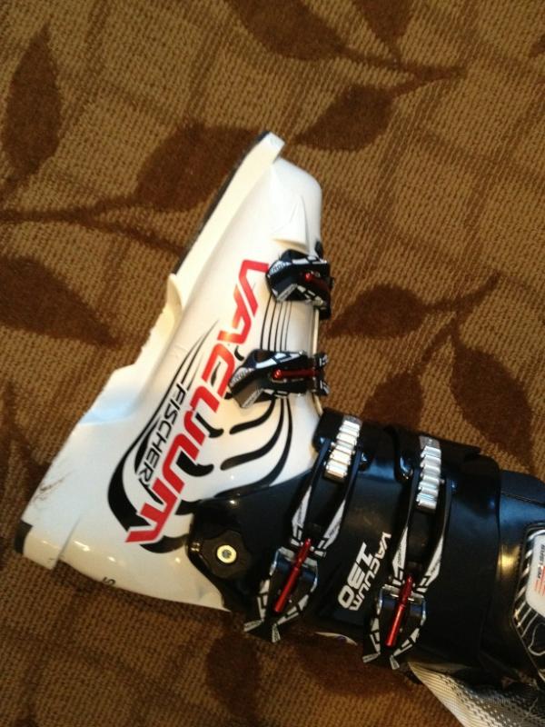 fischerskis's tweet photo. “@jonnymoseley: Love my @fischerskis vacuum boots. Most comfortable light boot ever. Shell is molded to my foot. http://t.co/qVyodYgU”