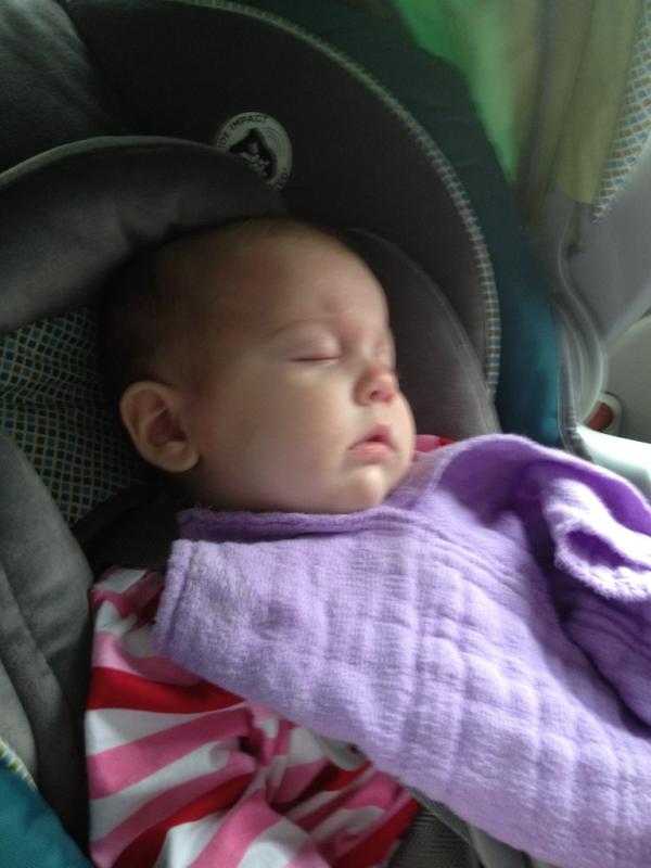 ToPo6885's tweet photo. Tuckered out from her doctor's appt today! http://t.co/TjCN7Lfh