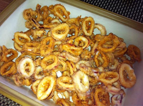 melissadoyle's tweet photo. Dad's signature calamari ... tasted great. Think he's excited to have guests #flappingaround http://t.co/Xa6WNhj2