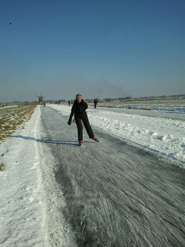 SandrinavdVoort's tweet photo. Molenviergangtocht in Aarlanderveen met supermooi weer. http://t.co/t0iGjov3