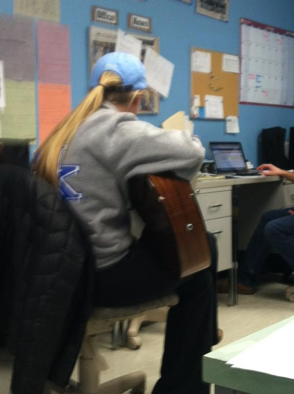 hschwartz24's tweet image. Just getting serenaded at work. @kr_spaulding #electiveclass #kernelkbonding