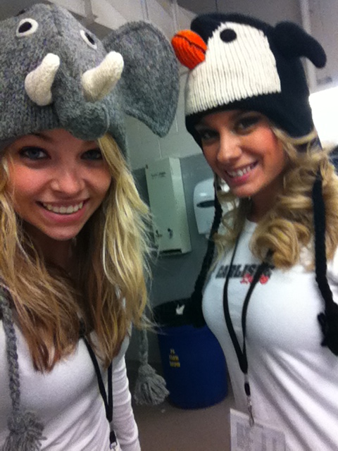 Peter and Ellie! RT @emilysuzanne3: CRAZY HATS:) @misskarinnoelle http://t.co/mOMvUi3q<a class="tags" target="_blank" title="On Twitter" href="/?out=eyJ0eXAiOiJKV1QiLCJhbGciOiJIUzUxMiJ9.eyJpYXQiOjE3MjA4MTgyOTMsImlzcyI6InR3cG9ybnN0YXJzLmNvbSIsIm5iZiI6MTcyMDgxODI5MywiZXhwIjoxNzUyMzU0MjkzLCJyZWRpcmVjdF91cmwiOiJodHRwczovL3R3aXR0ZXIuY29tL2VtaWx5c3V6YW5uZTMifQ.VlzgYyQ0aCDkbU9qfW3w6Z4liP3iRuqJsZhOAV3bhFwyxsqPAul2YxDIOJau8a-t56JsfDJ_LYA48vuBo2m26Q">@emilysuzanne3</a><a href="/tag/newride"class="tags"><span>#newride</span></a>