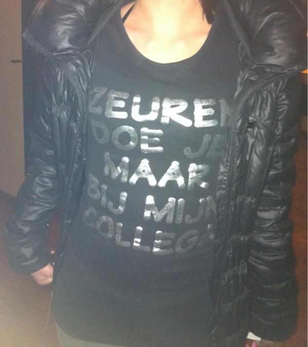 En laten we het gezellig houden vanavond :-D <a href="/michellecrijnen/">michelle</a> <a href="/Anke0021/">Anke</a> <a href="/KatjaKol/">Katja Kollenbrander</a> <a href="/deniisee129/">denise mevissen</a> <a href="/LukevanVeggel/">Luke van Veggel</a>