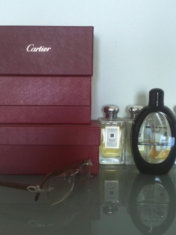 CEO_KUT's tweet photo. The right eyewear and smell goods #Musthave http://t.co/hzGzuSKU