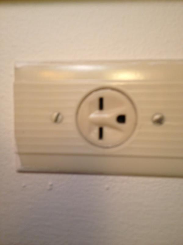 rmgoodman92's tweet image. When I look at this, all I see is a face #technologygeneration