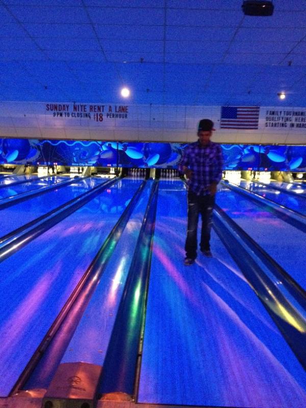 Julievilanova's tweet image. #NHSproblems @cokeboii_Bazz school events killin meee