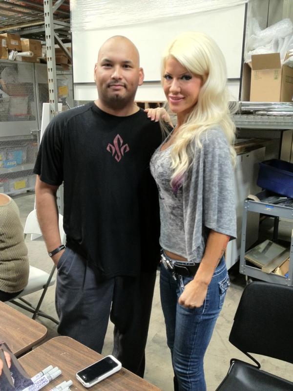 torrresmr's tweet photo. @ActualALove thanks for the Autograph sorry I was late :/ http://t.co/axFmL0KO