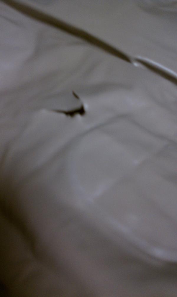 Sarah_C_Hart's tweet image. Spent 20 minutes blowing up the air matress and 3 minutes later my little brother pops a hole in it...#familytroubles